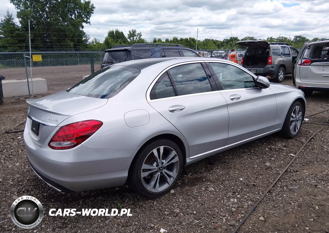 2018 Mercedes-Benz C 300 4Matic VIN:WDDWF4KB3JR421017 - 4