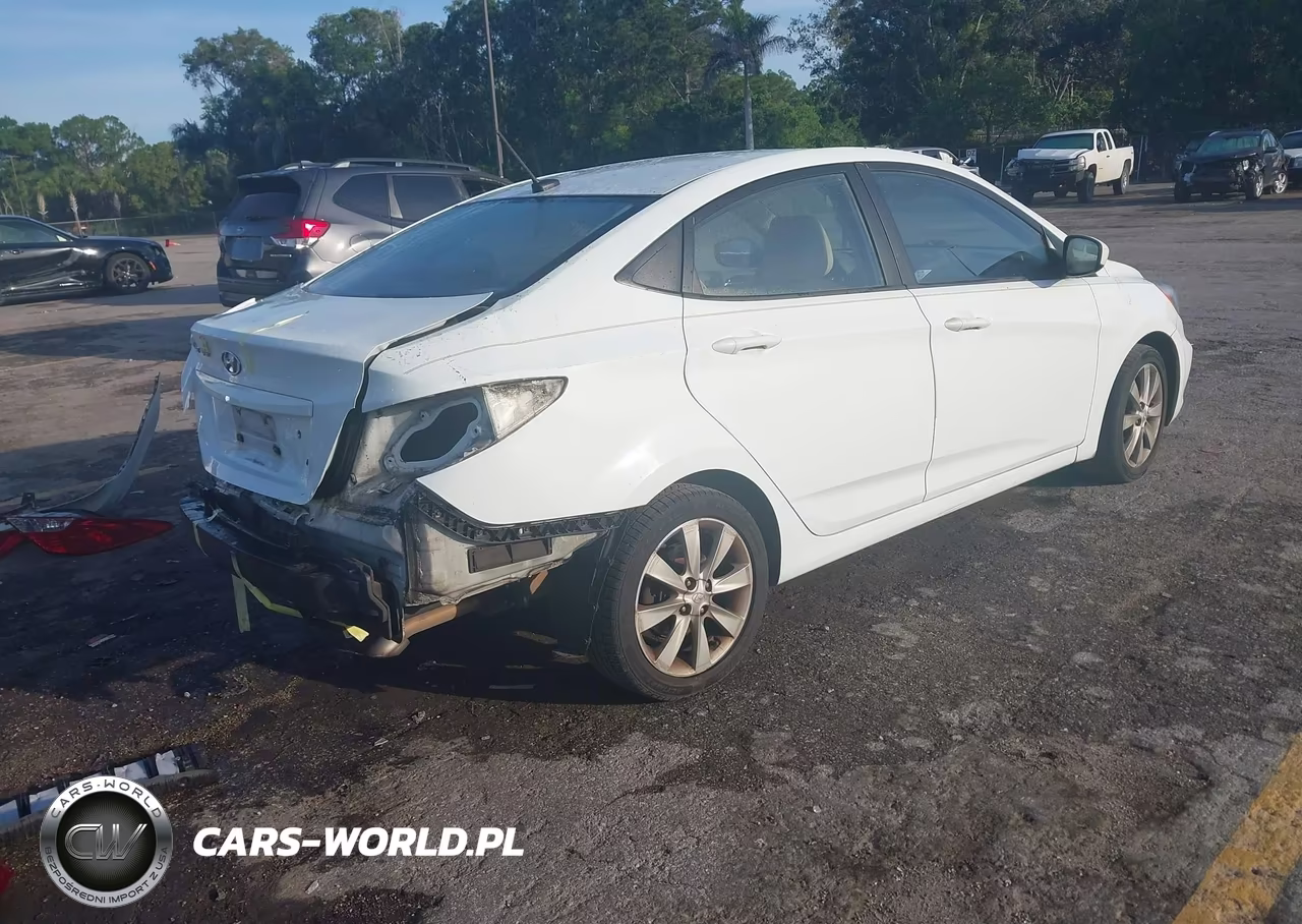 2012 Hyundai Accent Gls VIN:KMHCU4AE5CU262396 - 4