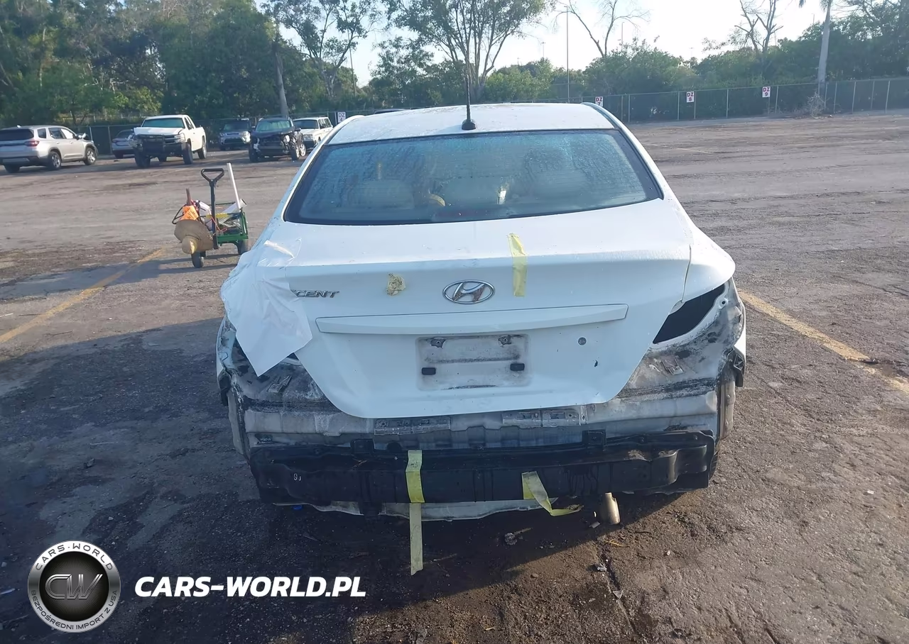 2012 Hyundai Accent Gls VIN:KMHCU4AE5CU262396 - 6