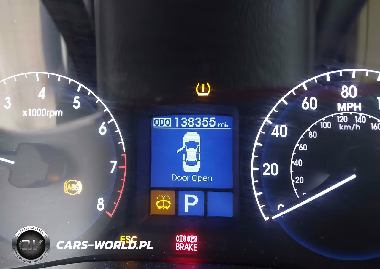 HYUNDAI GENESIS VIN:KMHGC4DD7EU259381 - 15