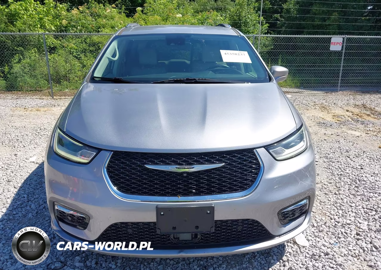2021 Chrysler Pacifica Touring L VIN:2C4RC1BG3MR576840 - 12