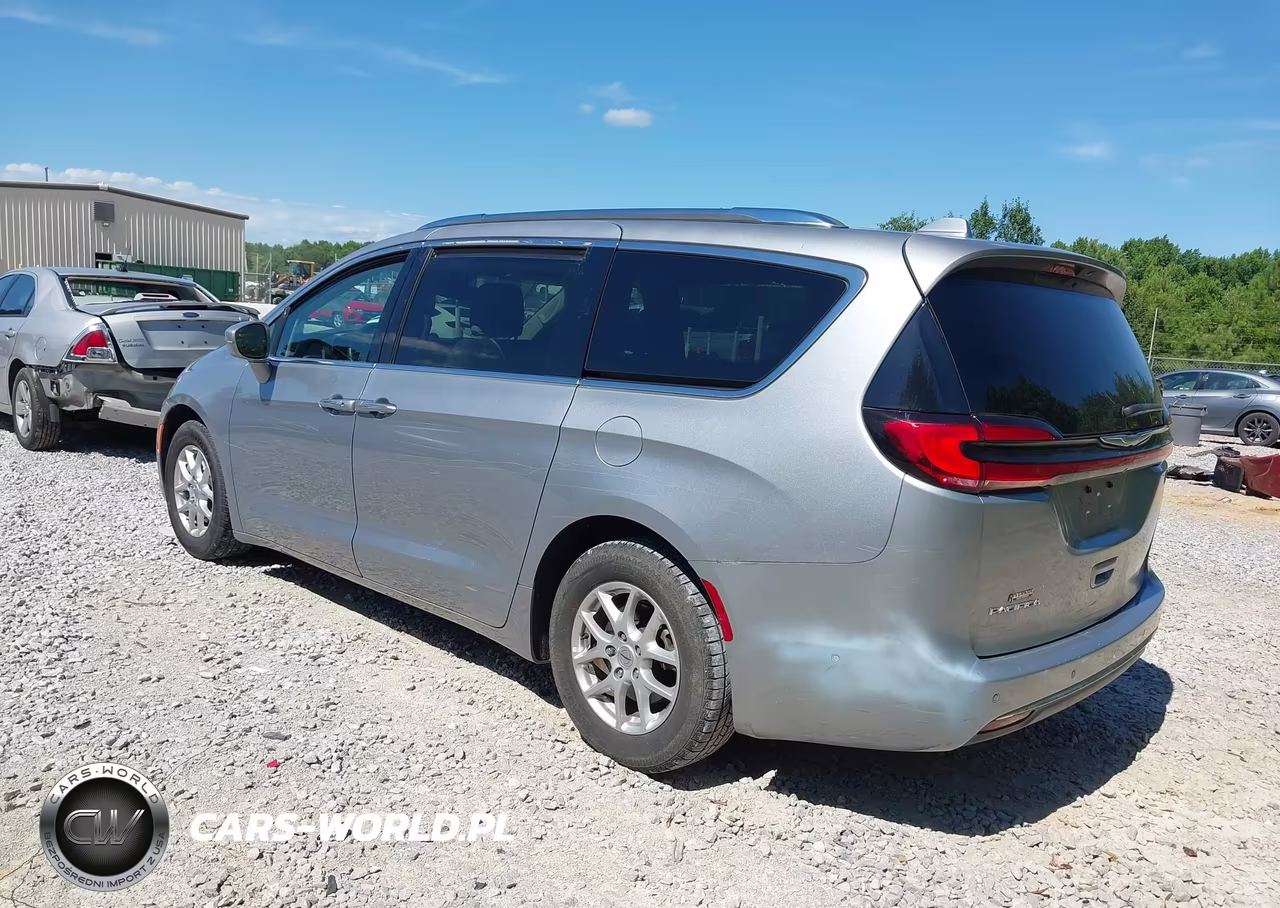 2021 Chrysler Pacifica Touring L VIN:2C4RC1BG3MR576840 - 3