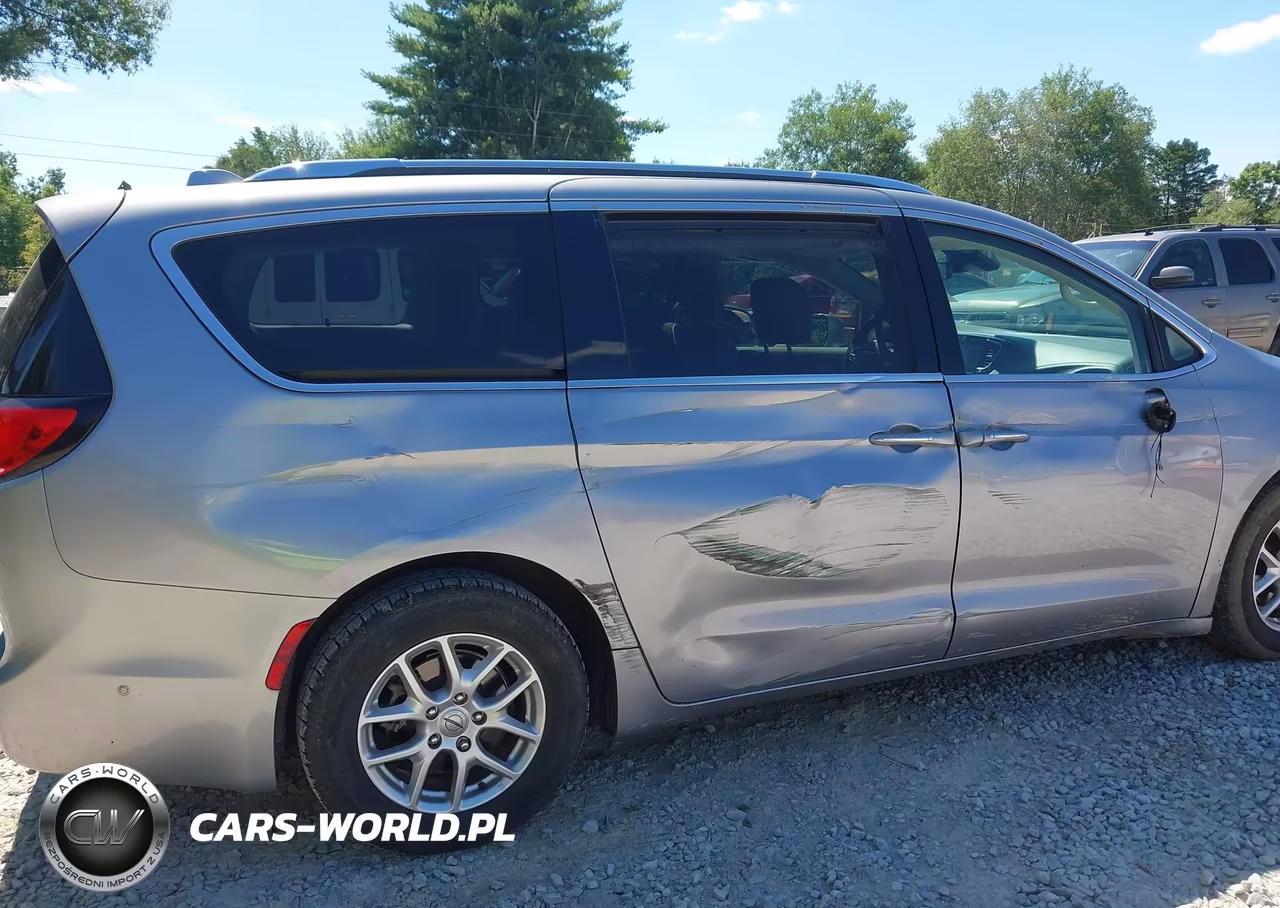 2021 Chrysler Pacifica Touring L VIN:2C4RC1BG3MR576840 - 6