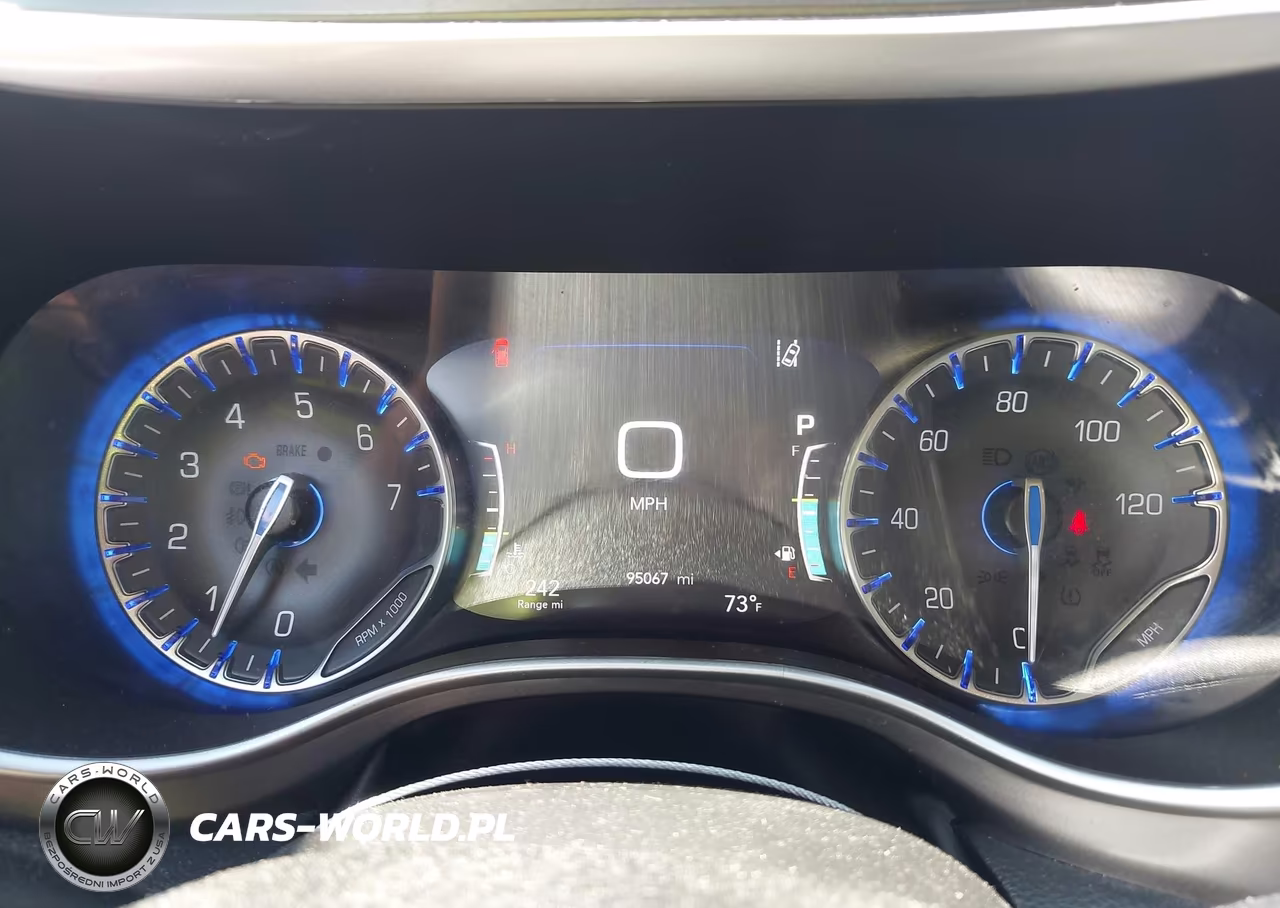 2021 Chrysler Pacifica Touring L VIN:2C4RC1BG3MR576840 - 7
