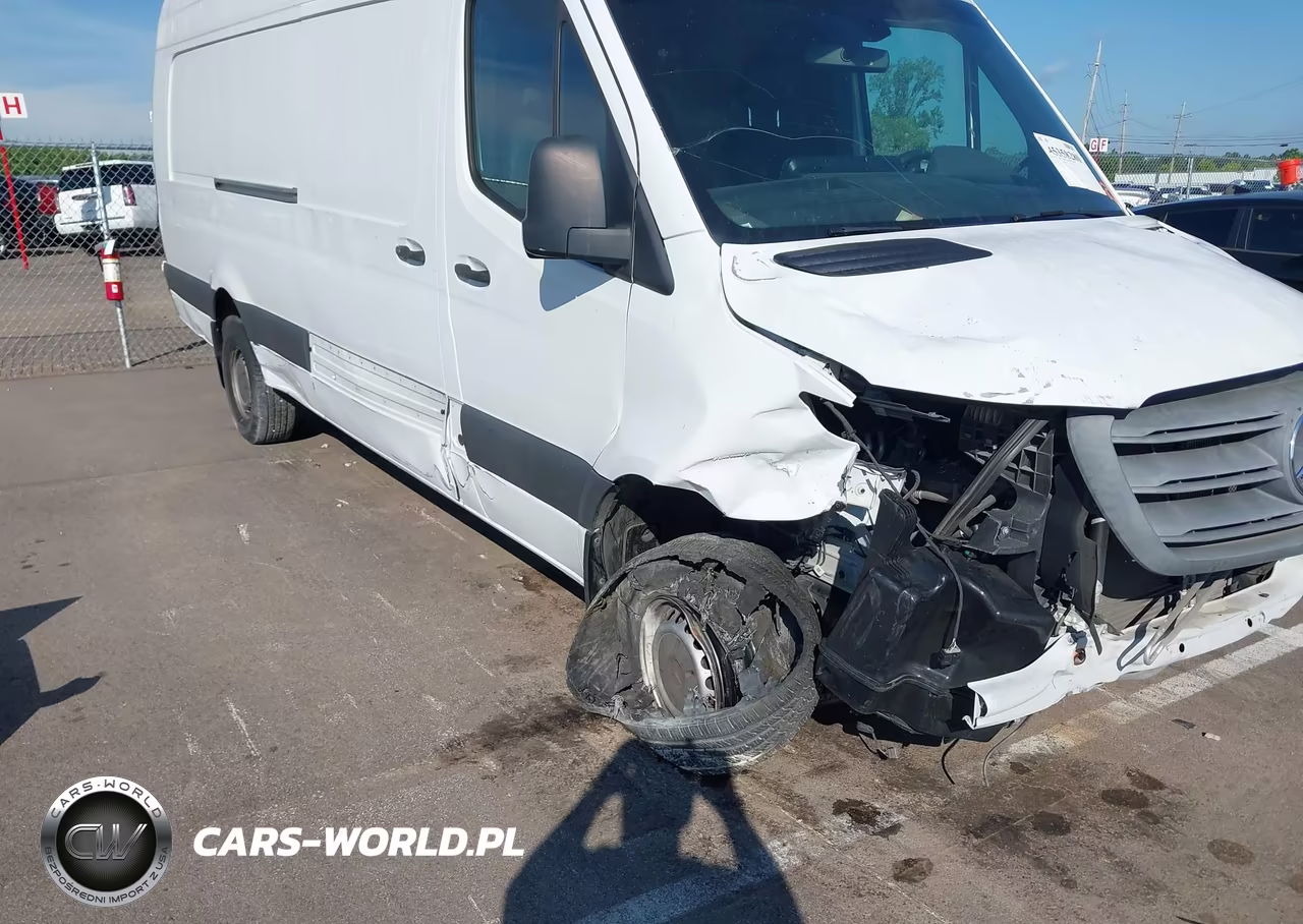 2019 Mercedes-Benz Sprinter 2500 High Roof V6 VIN:WD4FF1CD0KT010340 - 18