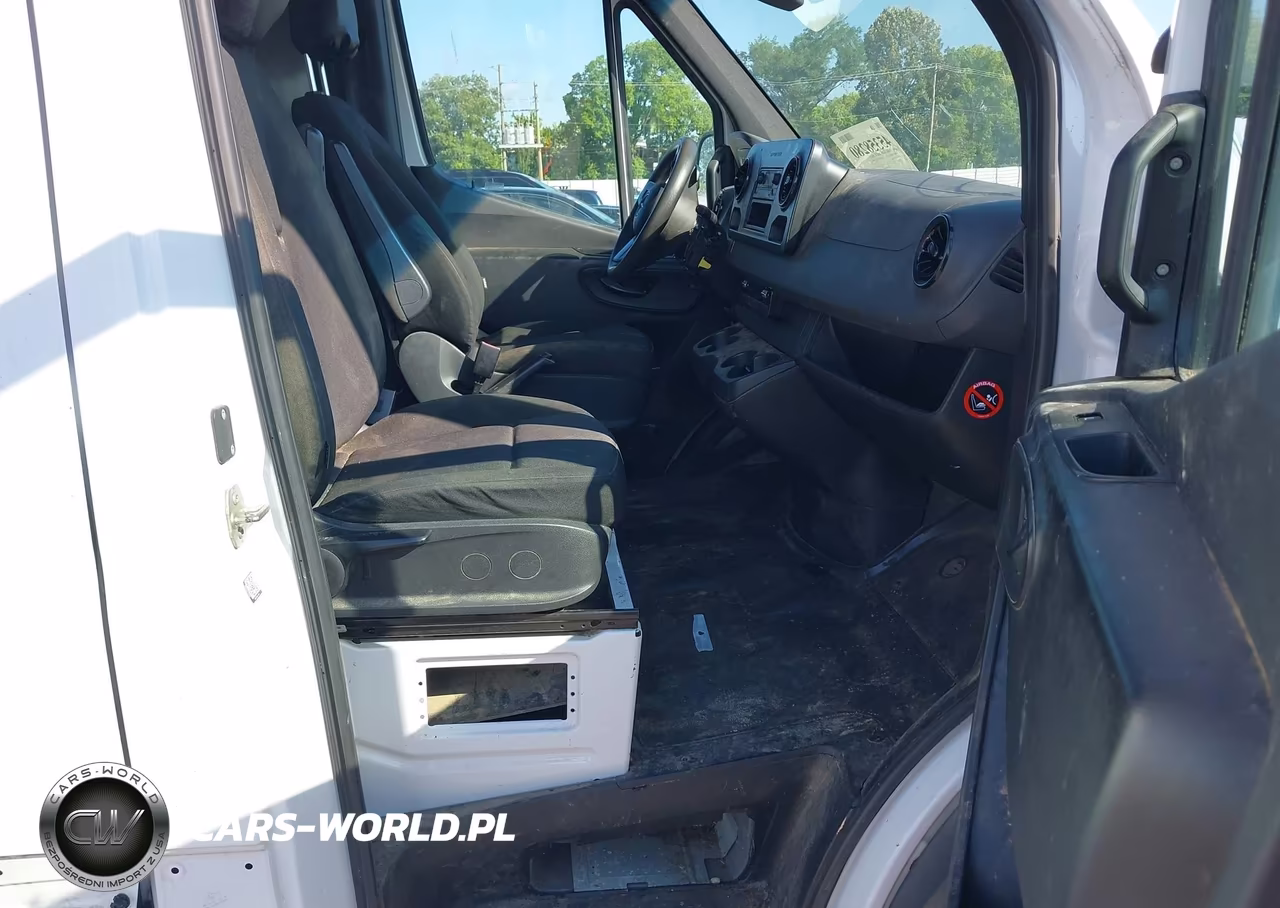 2019 Mercedes-Benz Sprinter 2500 High Roof V6 VIN:WD4FF1CD0KT010340 - 5