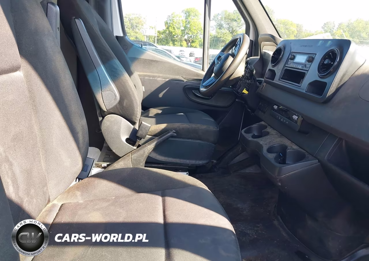 2019 Mercedes-Benz Sprinter 2500 High Roof V6 VIN:WD4FF1CD0KT010340 - 8