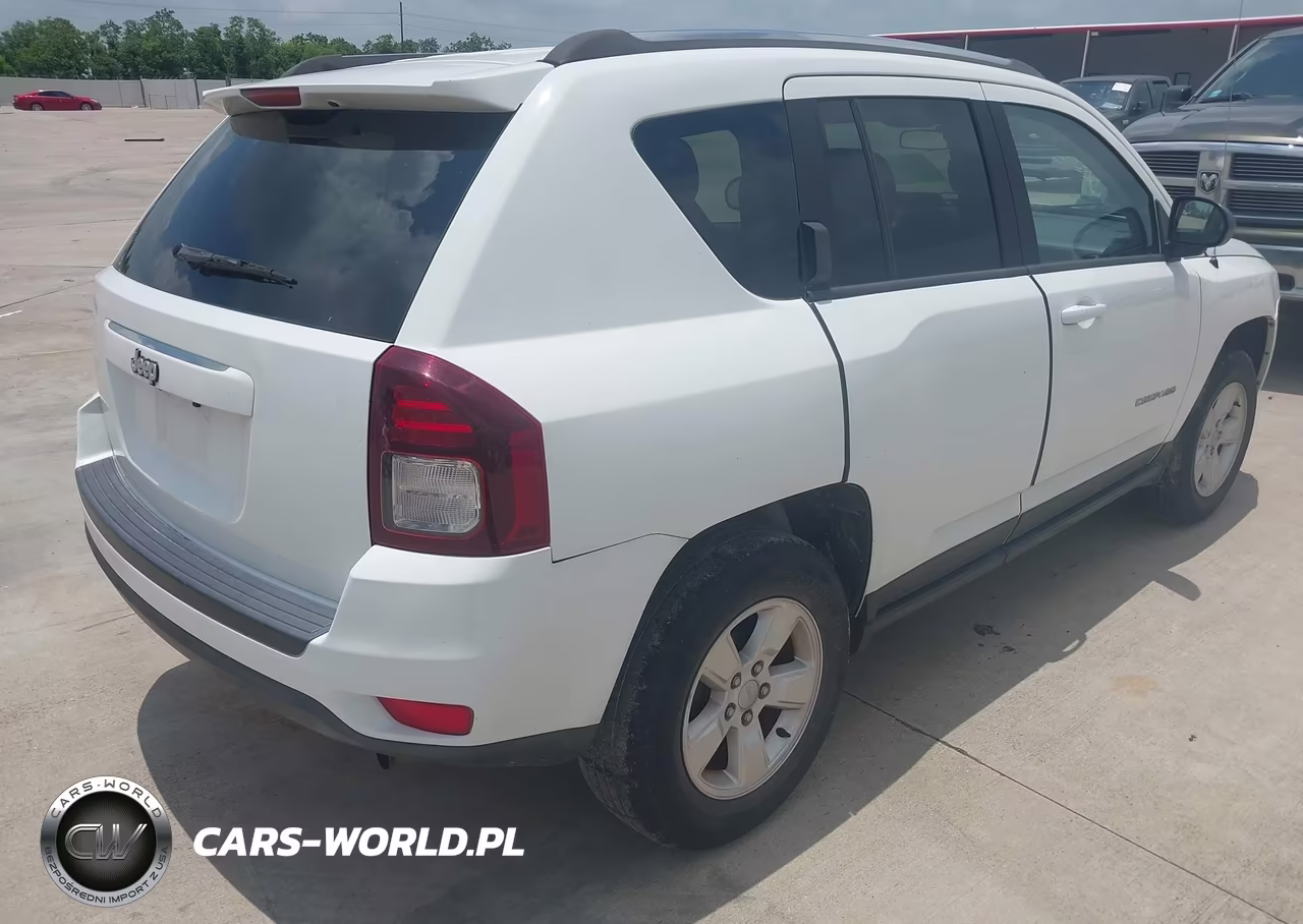 2015 Jeep Compass Sport VIN:1C4NJCBA4FD273342 - 4