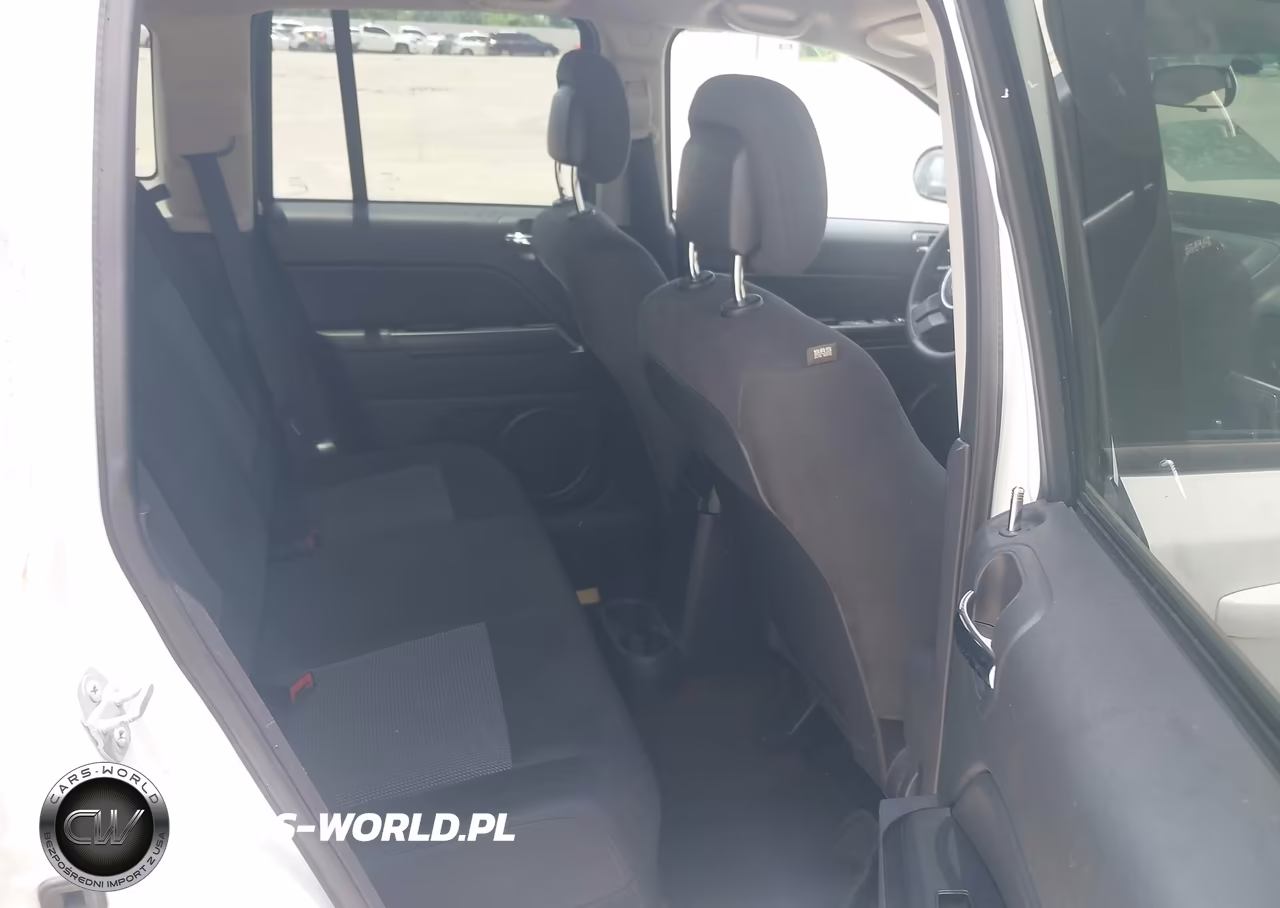 2015 Jeep Compass Sport VIN:1C4NJCBA4FD273342 - 8