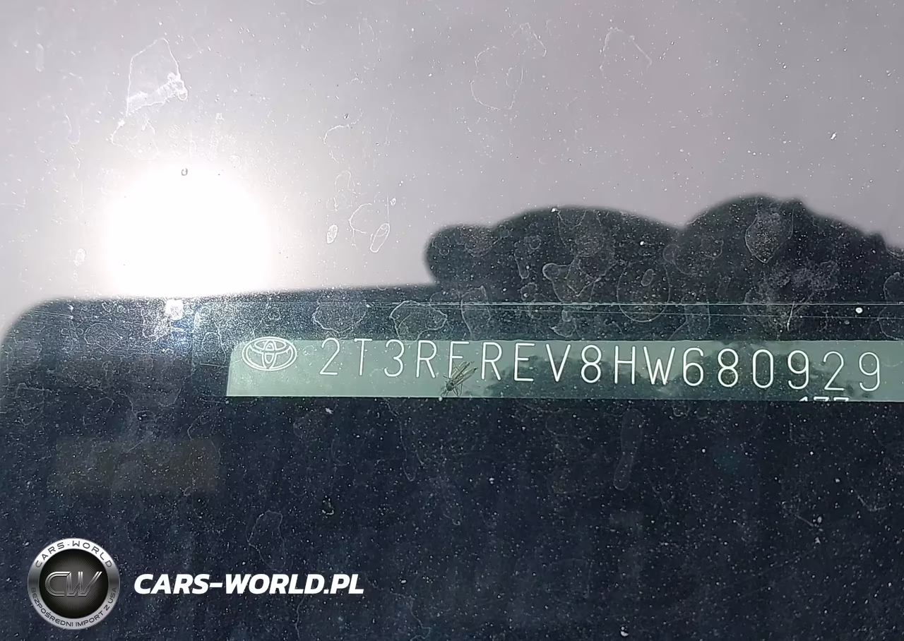 2017 Toyota Rav4 Xle VIN:2T3RFREV8HW680929 - 9