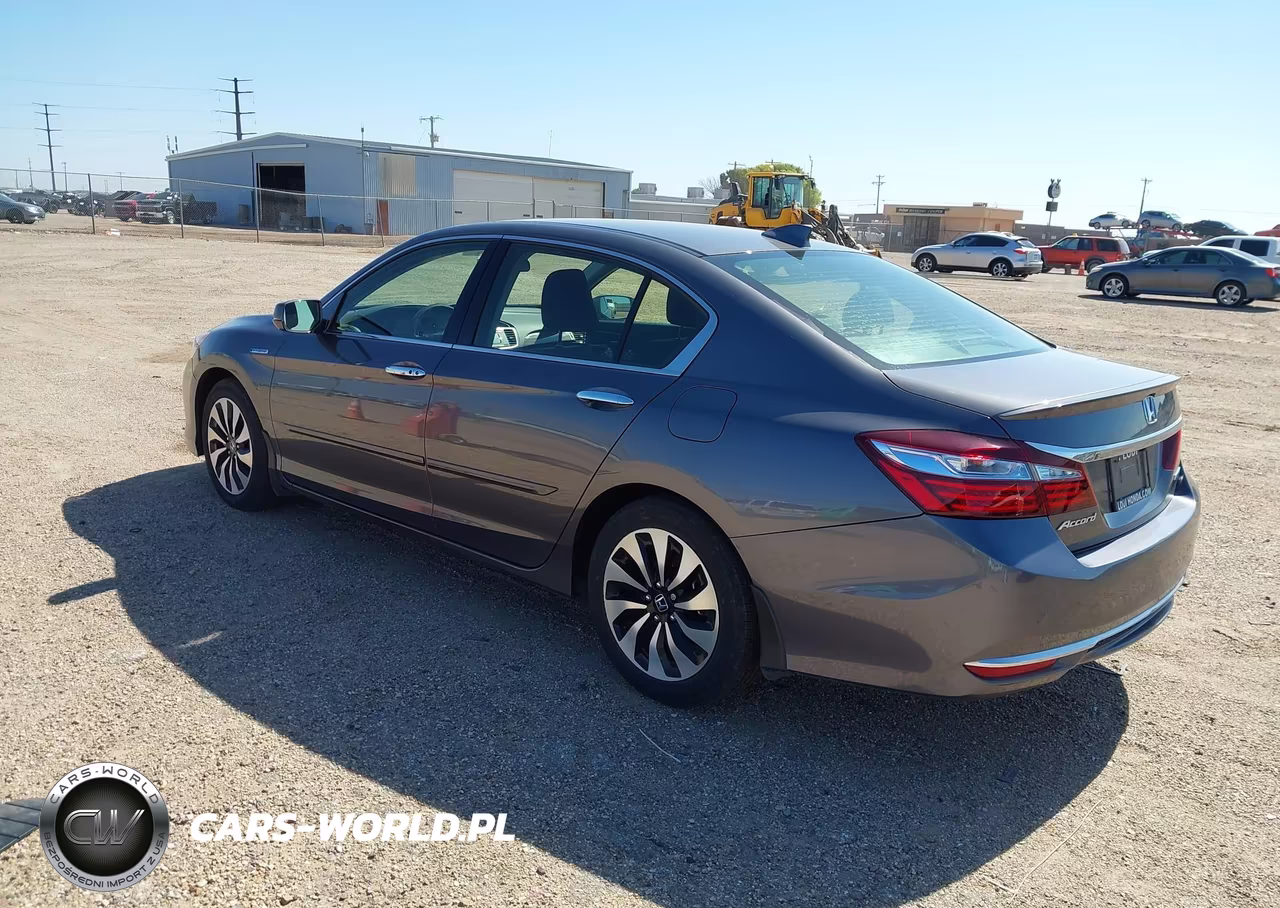 2017 Honda Accord Hybrid VIN:JHMCR6F32HC013395 - 3