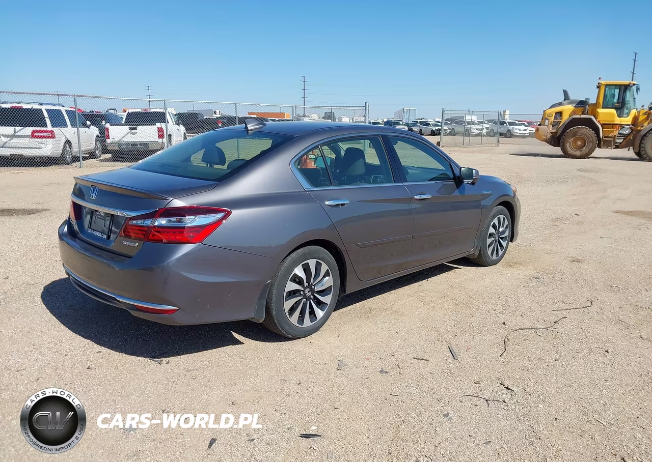 2017 Honda Accord Hybrid VIN:JHMCR6F32HC013395 - 4