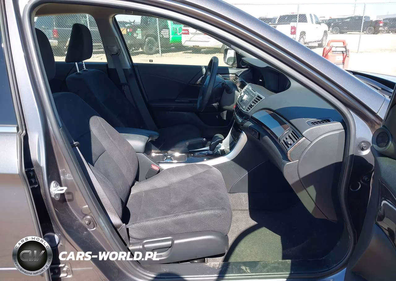 2017 Honda Accord Hybrid VIN:JHMCR6F32HC013395 - 5