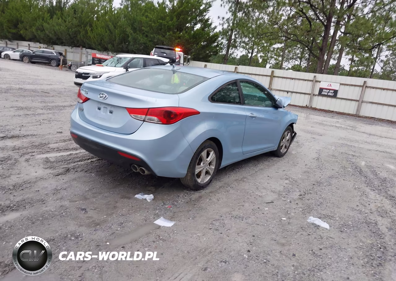 2013 Hyundai Elantra Gs VIN:KMHDH6AE0DU002297 - 4