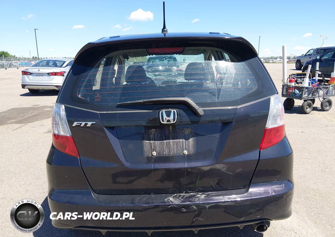 2013 Honda Fit Sport VIN:JHMGE8H57DC072069 - 16