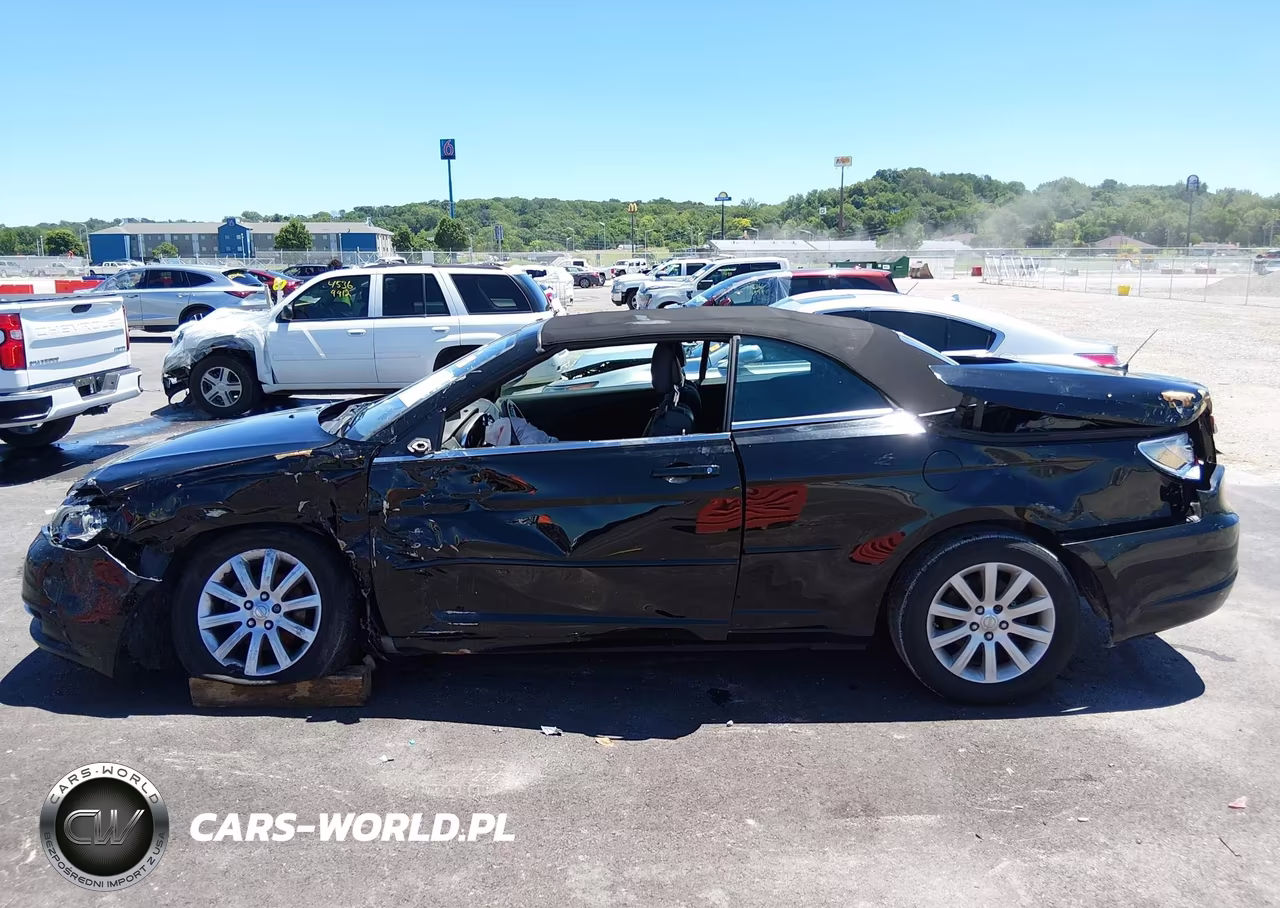 2014 Chrysler 200 Touring VIN:1C3BCBEG2EN127381 - 14