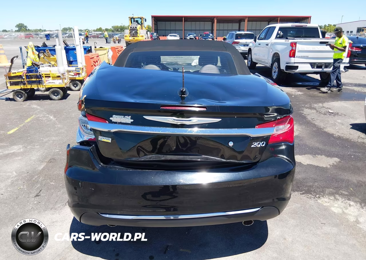 2014 Chrysler 200 Touring VIN:1C3BCBEG2EN127381 - 16