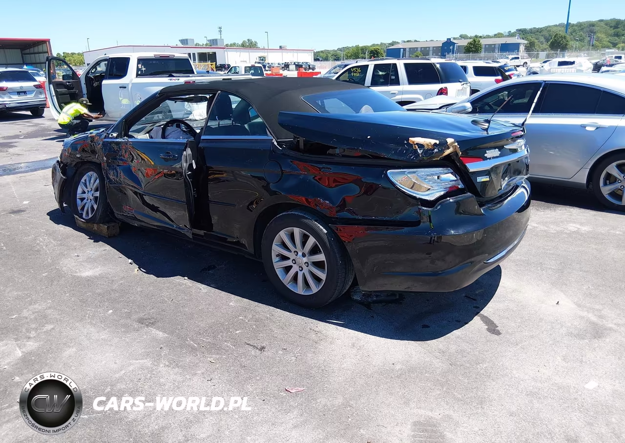 2014 Chrysler 200 Touring VIN:1C3BCBEG2EN127381 - 3