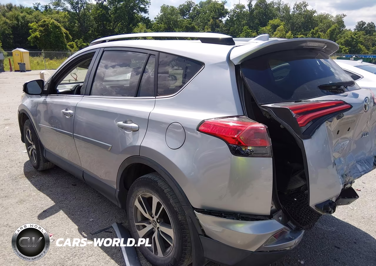 2018 Toyota Rav4 Xle VIN:JTMWFREV0JJ160327 - 3