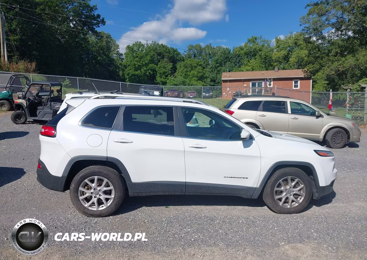 2015 Jeep Cherokee Latitude VIN:1C4PJMCB8FW739297 - 14