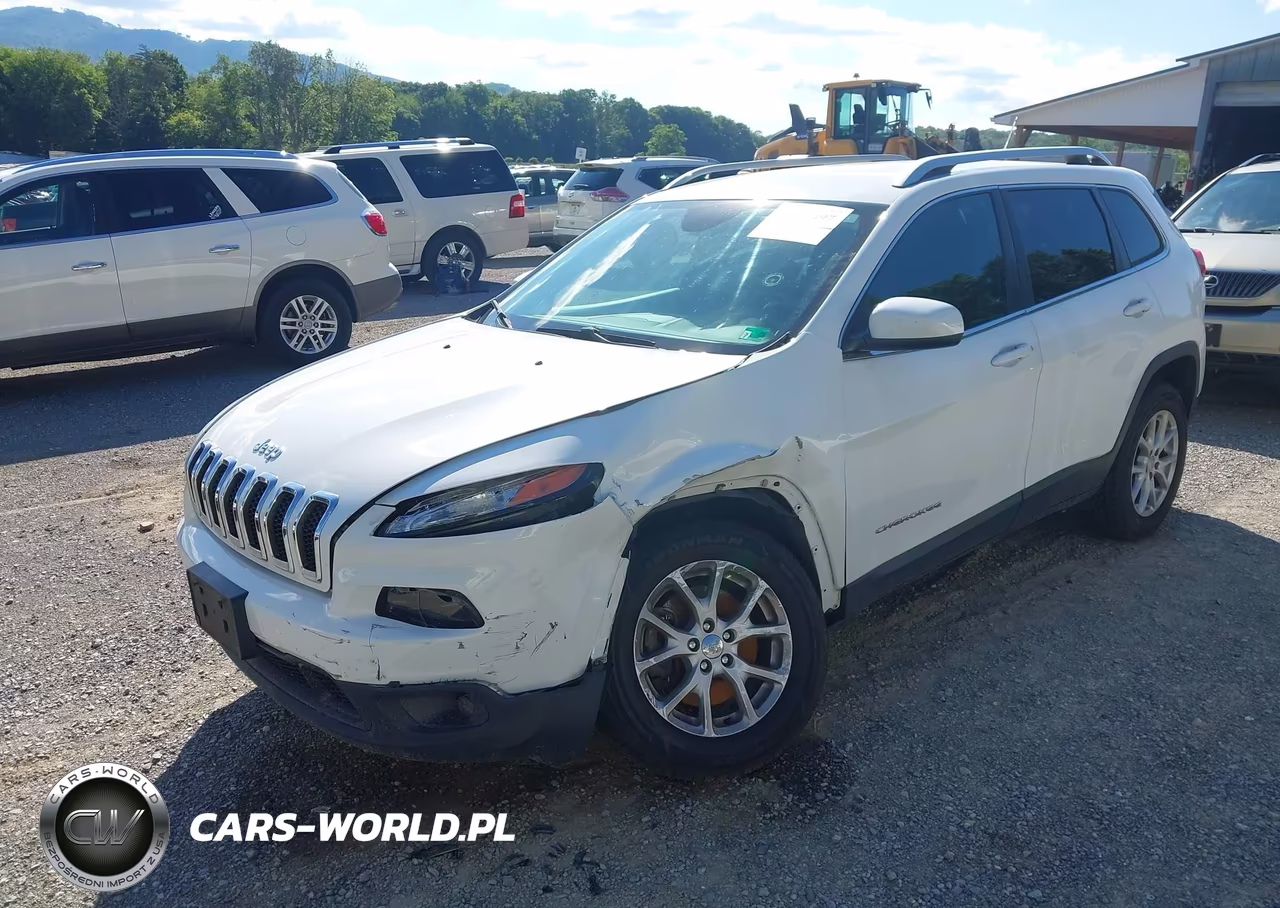 2015 Jeep Cherokee Latitude VIN:1C4PJMCB8FW739297 - 2