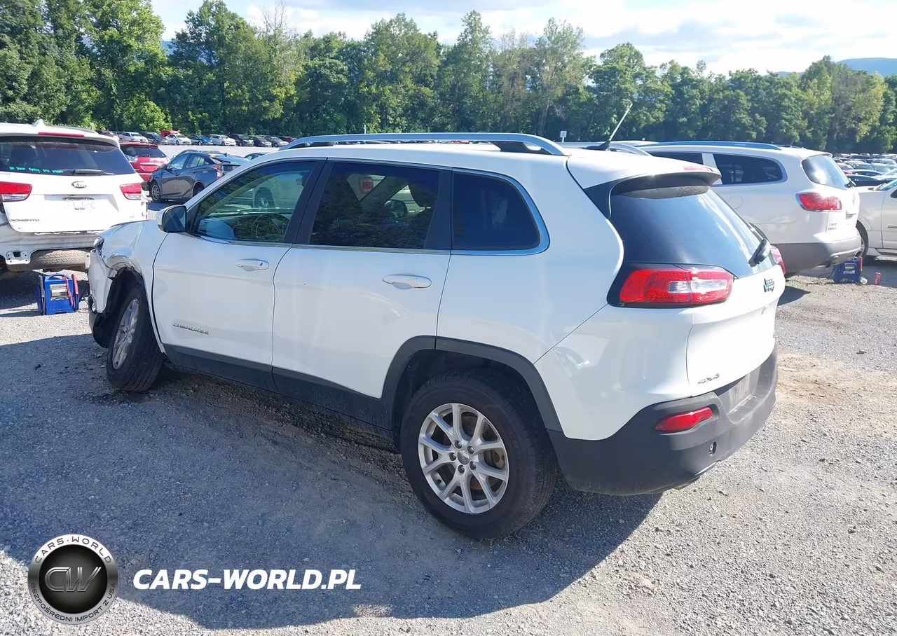 2015 Jeep Cherokee Latitude VIN:1C4PJMCB8FW739297 - 3