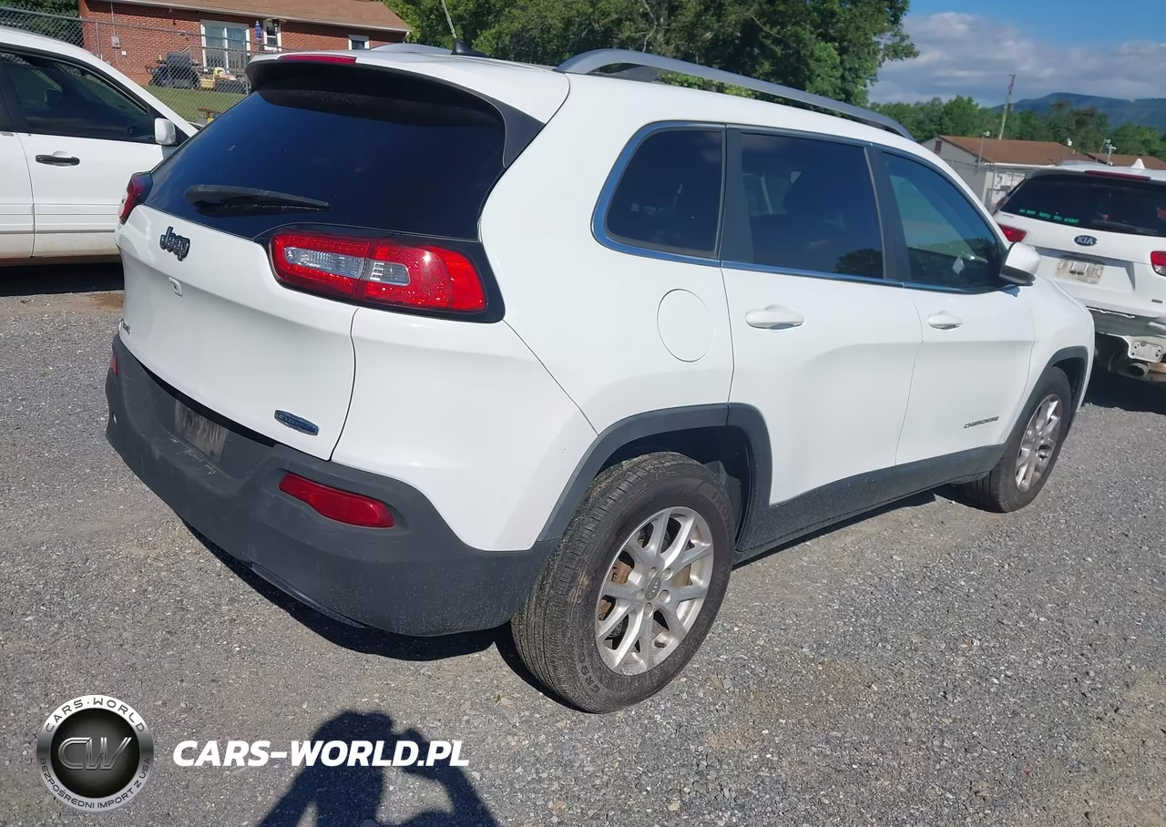 2015 Jeep Cherokee Latitude VIN:1C4PJMCB8FW739297 - 4