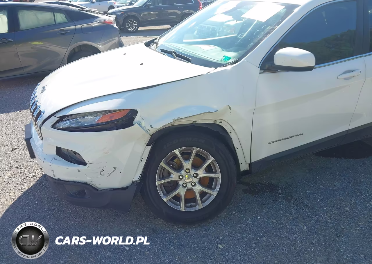 2015 Jeep Cherokee Latitude VIN:1C4PJMCB8FW739297 - 6