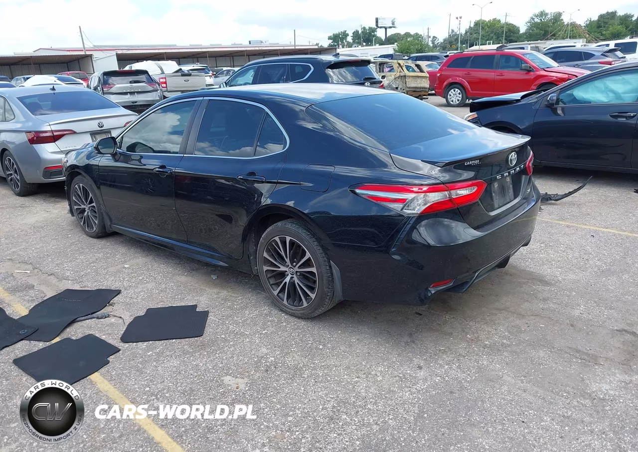 2018 Toyota Camry Se VIN:4T1B11HK4JU598987 - 3