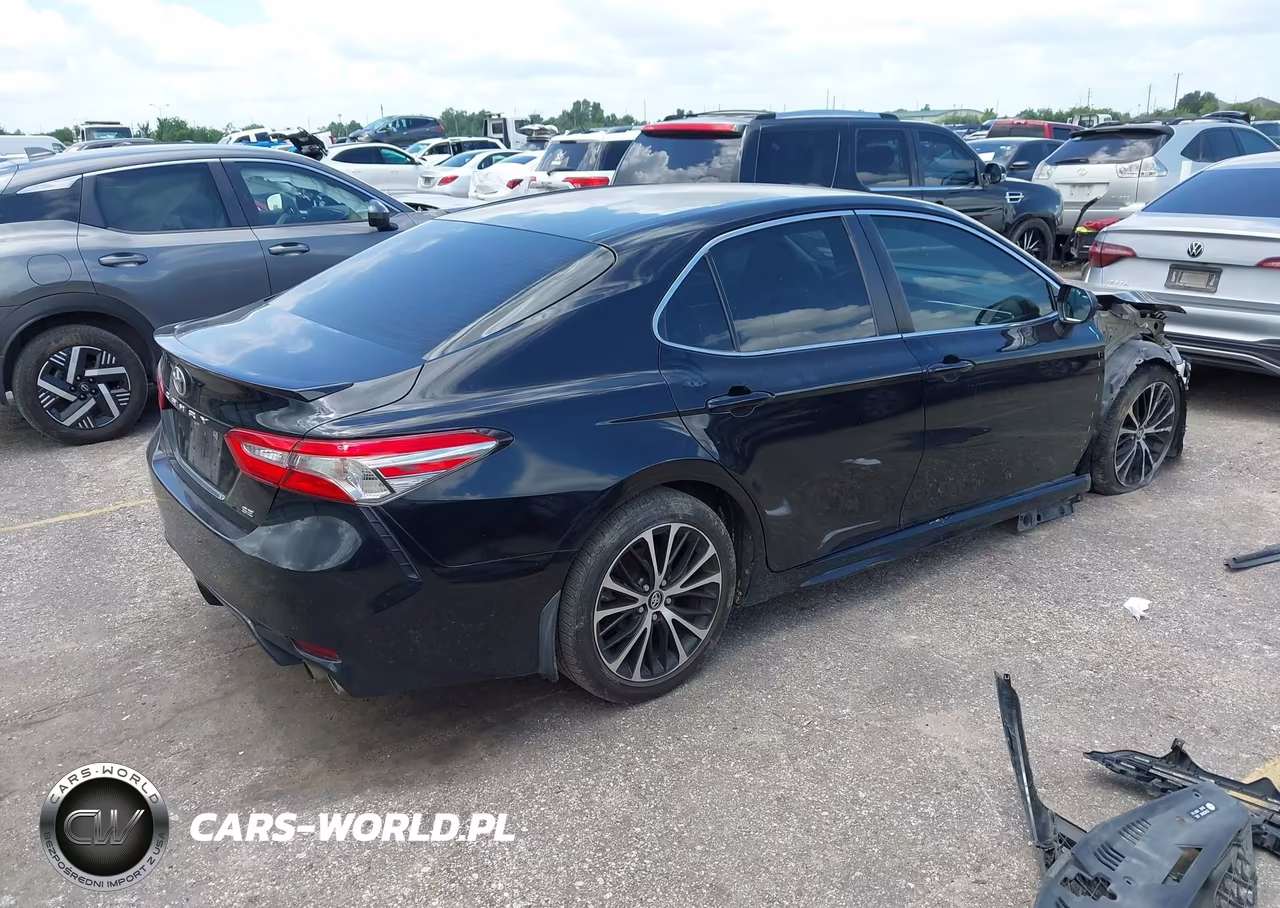 2018 Toyota Camry Se VIN:4T1B11HK4JU598987 - 4