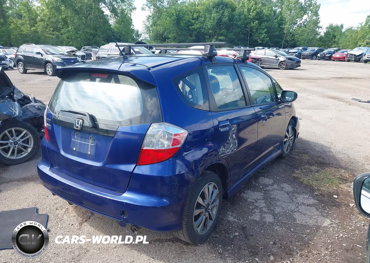 2013 Honda Fit Sport VIN:JHMGE8H5XDC054648 - 4