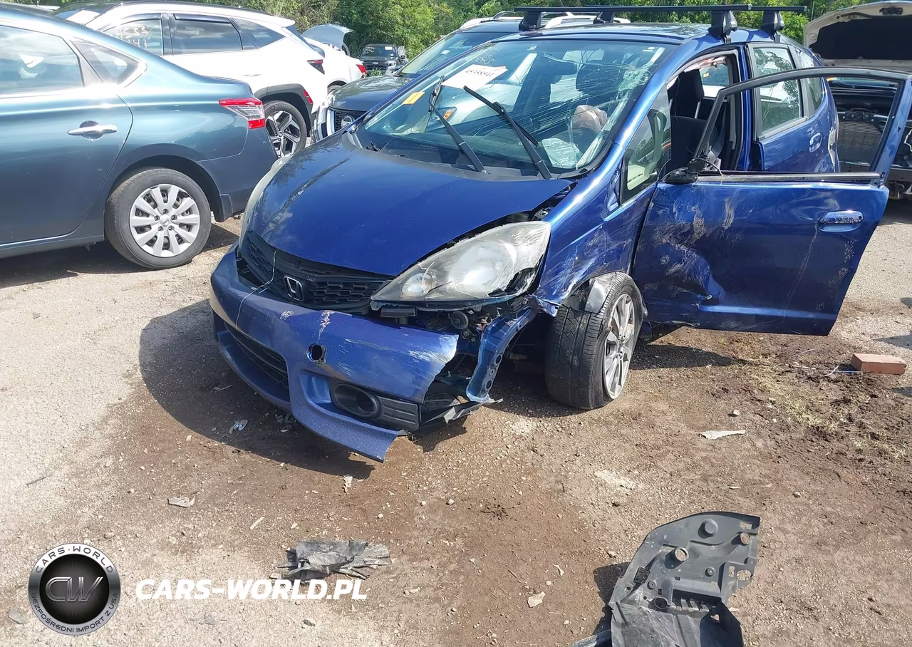 2013 Honda Fit Sport VIN:JHMGE8H5XDC054648 - 6