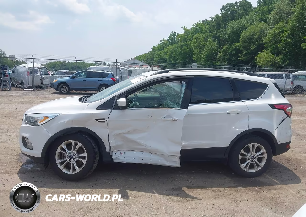 2017 Ford Escape Se VIN:1FMCU9GD6HUC07605 - 15