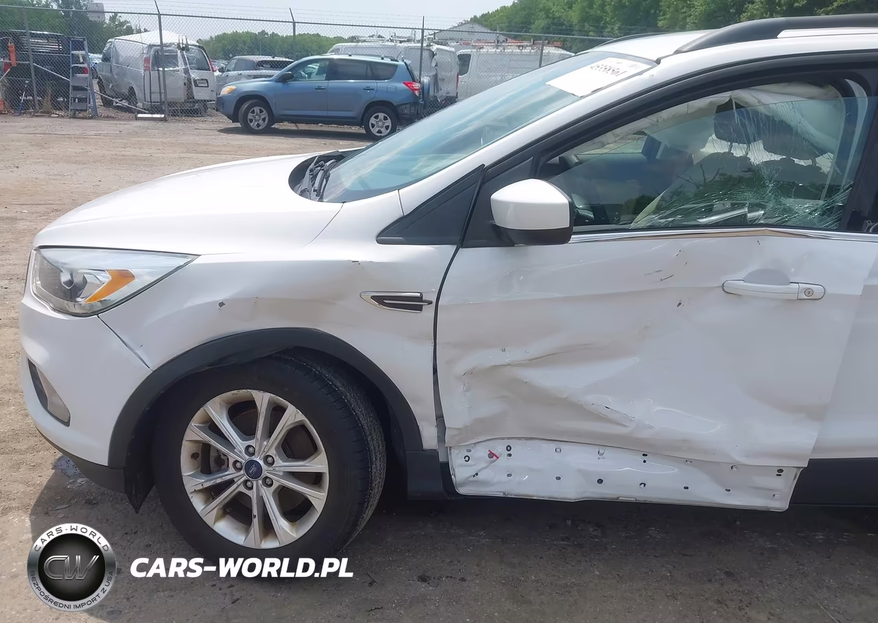 2017 Ford Escape Se VIN:1FMCU9GD6HUC07605 - 6