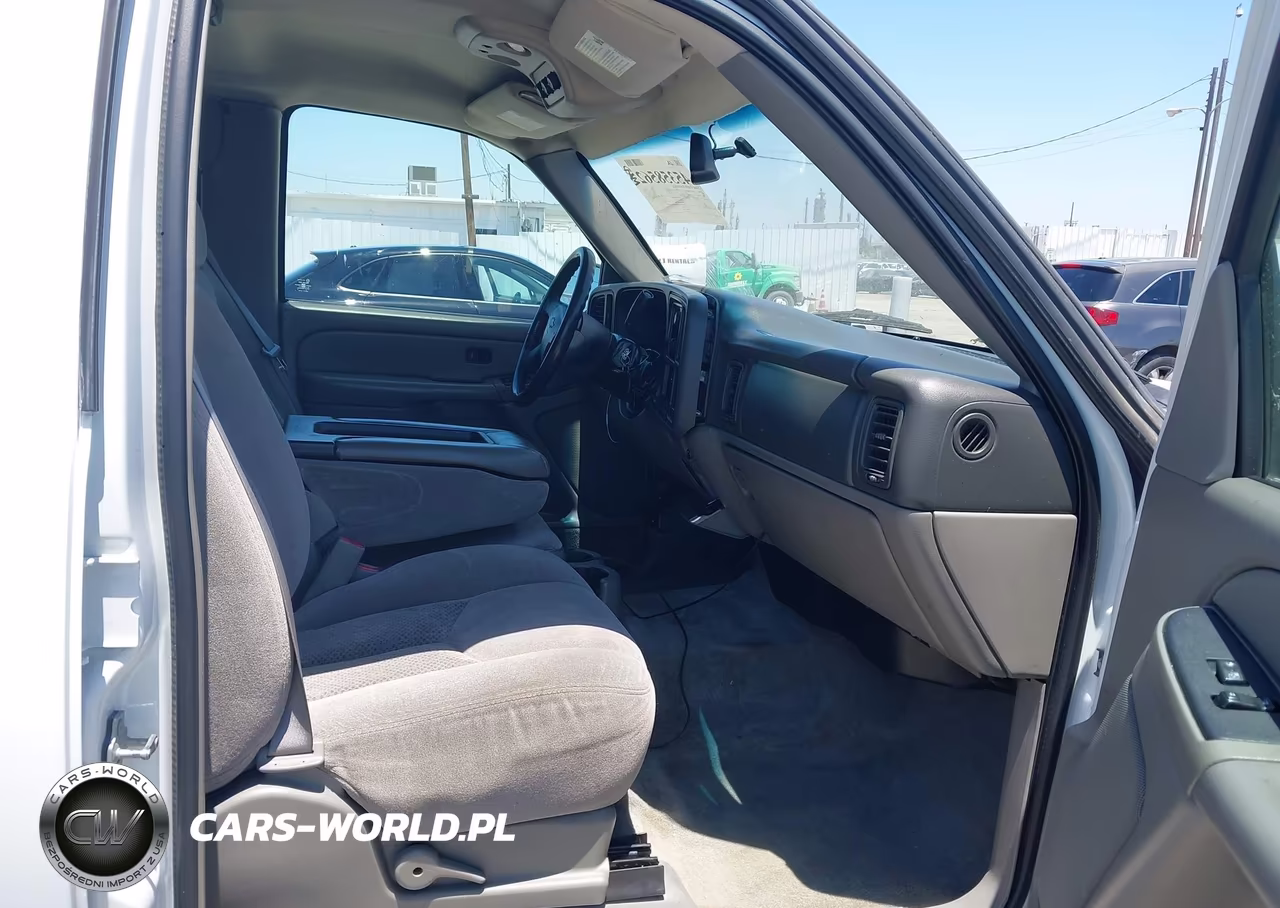 2004 Chevrolet Tahoe Ls VIN:1GNEC13V54J316589 - 5