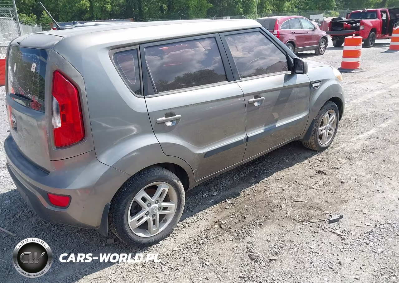 2013 Kia Soul VIN:KNDJT2A56D7491723 - 4