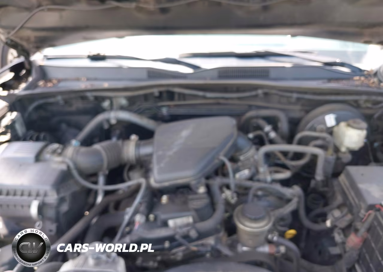 2018 Toyota Tacoma Sr VIN:5TFAX5GN0JX104172 - 10