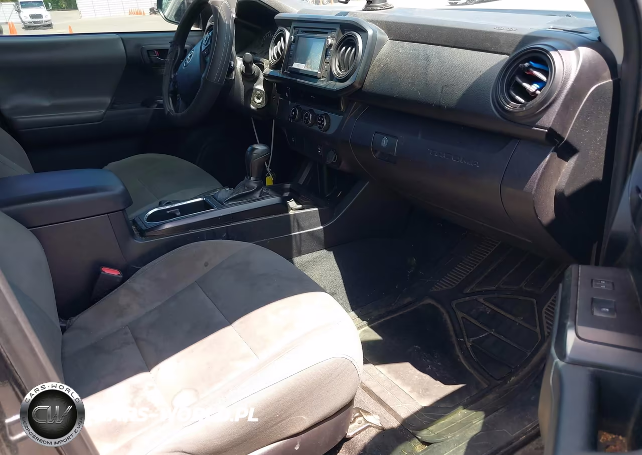 2018 Toyota Tacoma Sr VIN:5TFAX5GN0JX104172 - 5