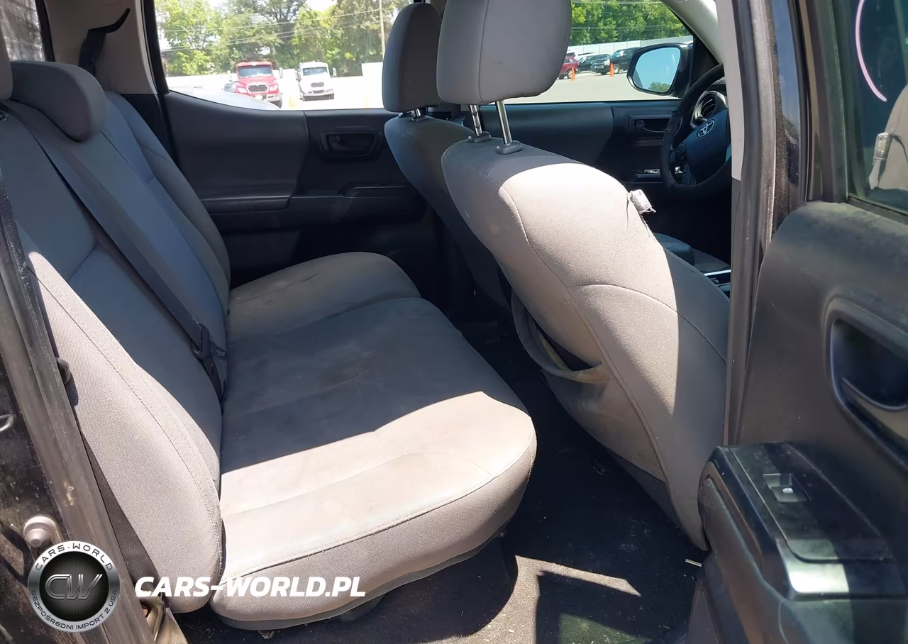 2018 Toyota Tacoma Sr VIN:5TFAX5GN0JX104172 - 8