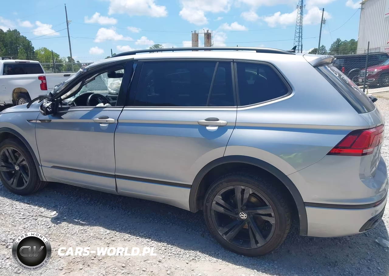 2023 Volkswagen Tiguan 2.0T Se R-Line Black VIN:3VVCB7AX9PM127804 - 15