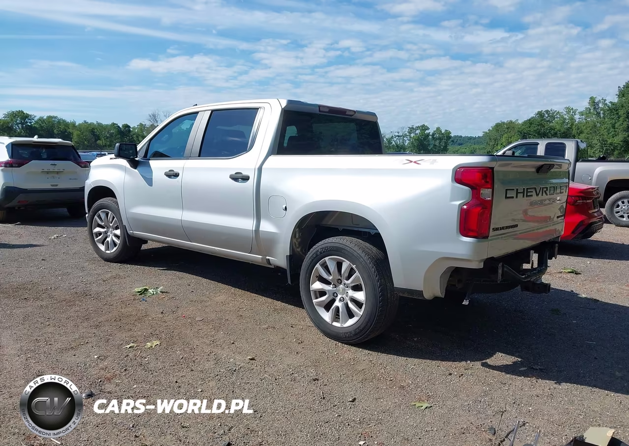 2020 Chevrolet Silverado 1500 4Wd Short Bed Custom VIN:3GCPYBEKXLG417784 - 3