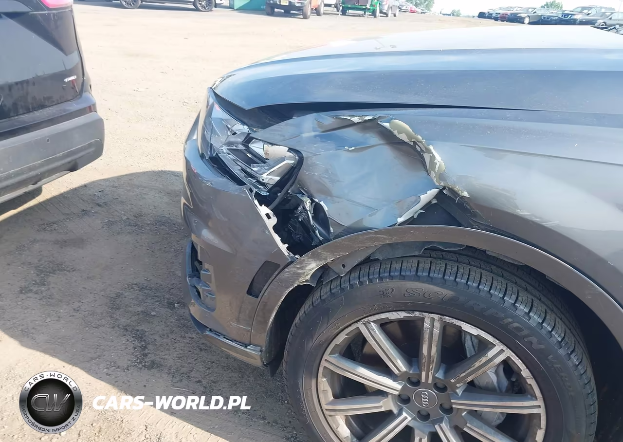 2018 Audi Q7 2.0T Premium VIN:WA1LHAF78JD007220 - 6