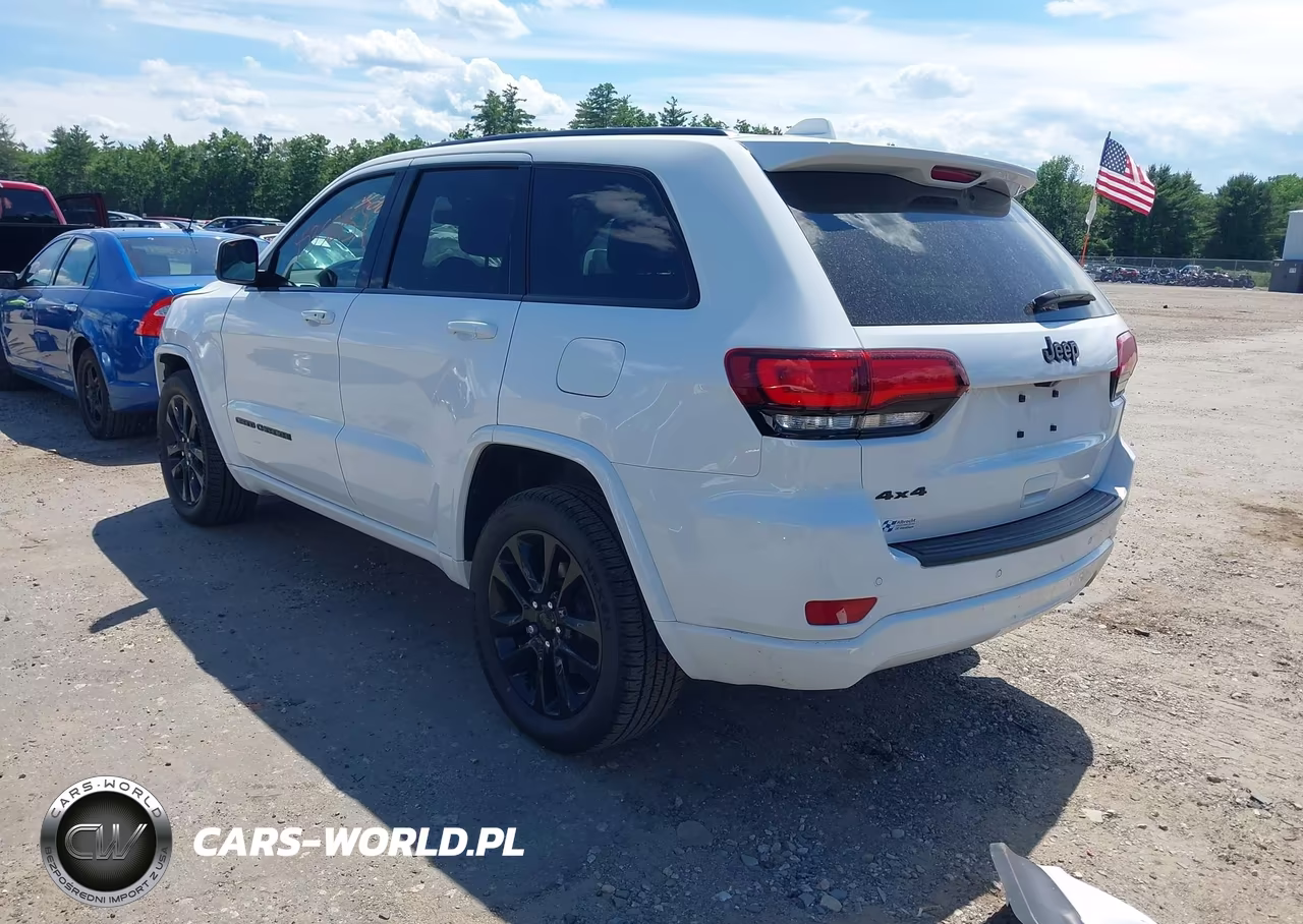 2021 Jeep Grand Cherokee Laredo X 4X4 VIN:1C4RJFAG9MC858722 - 3