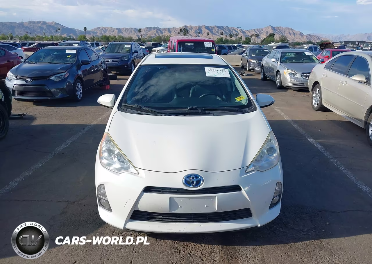 2013 Toyota Prius C Four VIN:JTDKDTB39D1036081 - 12