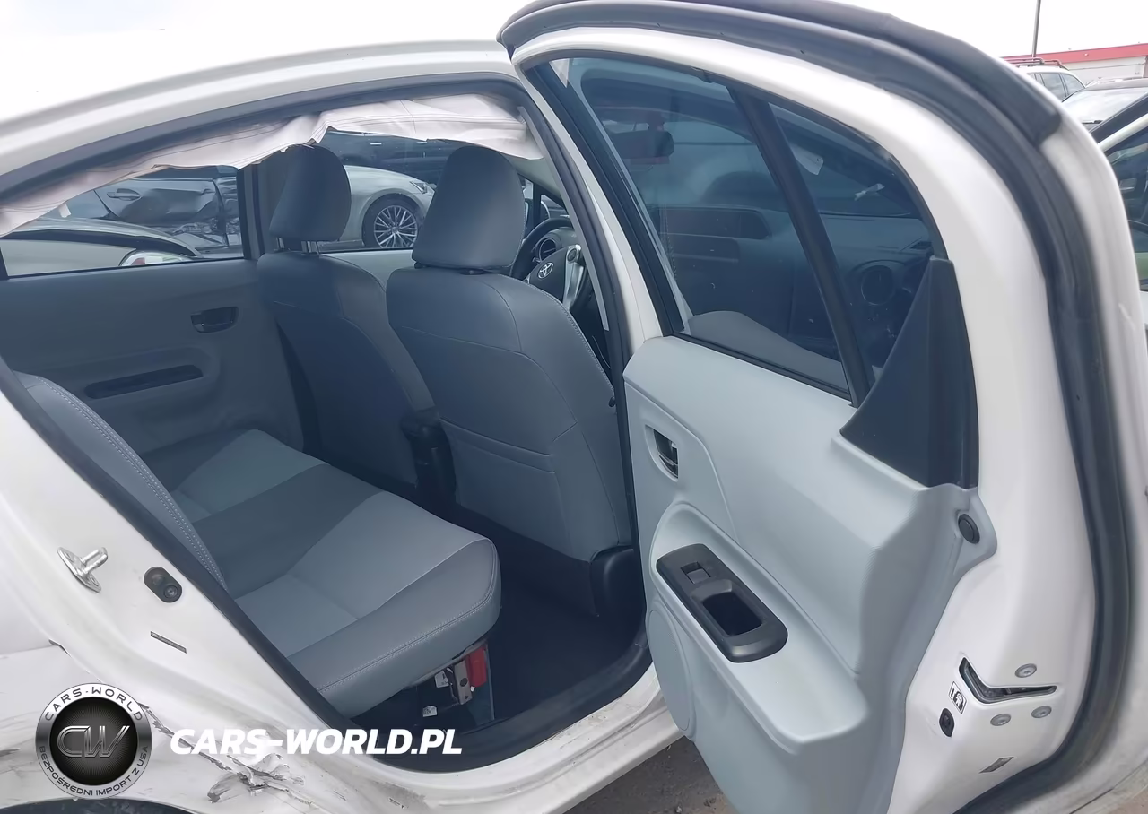 2013 Toyota Prius C Four VIN:JTDKDTB39D1036081 - 8