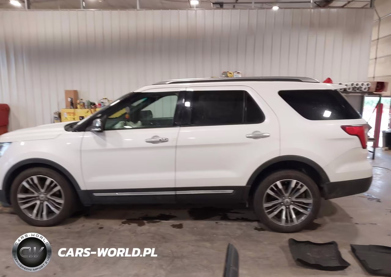 2017 Ford Explorer Platinum VIN:1FM5K8HT6HGA00242 - 14