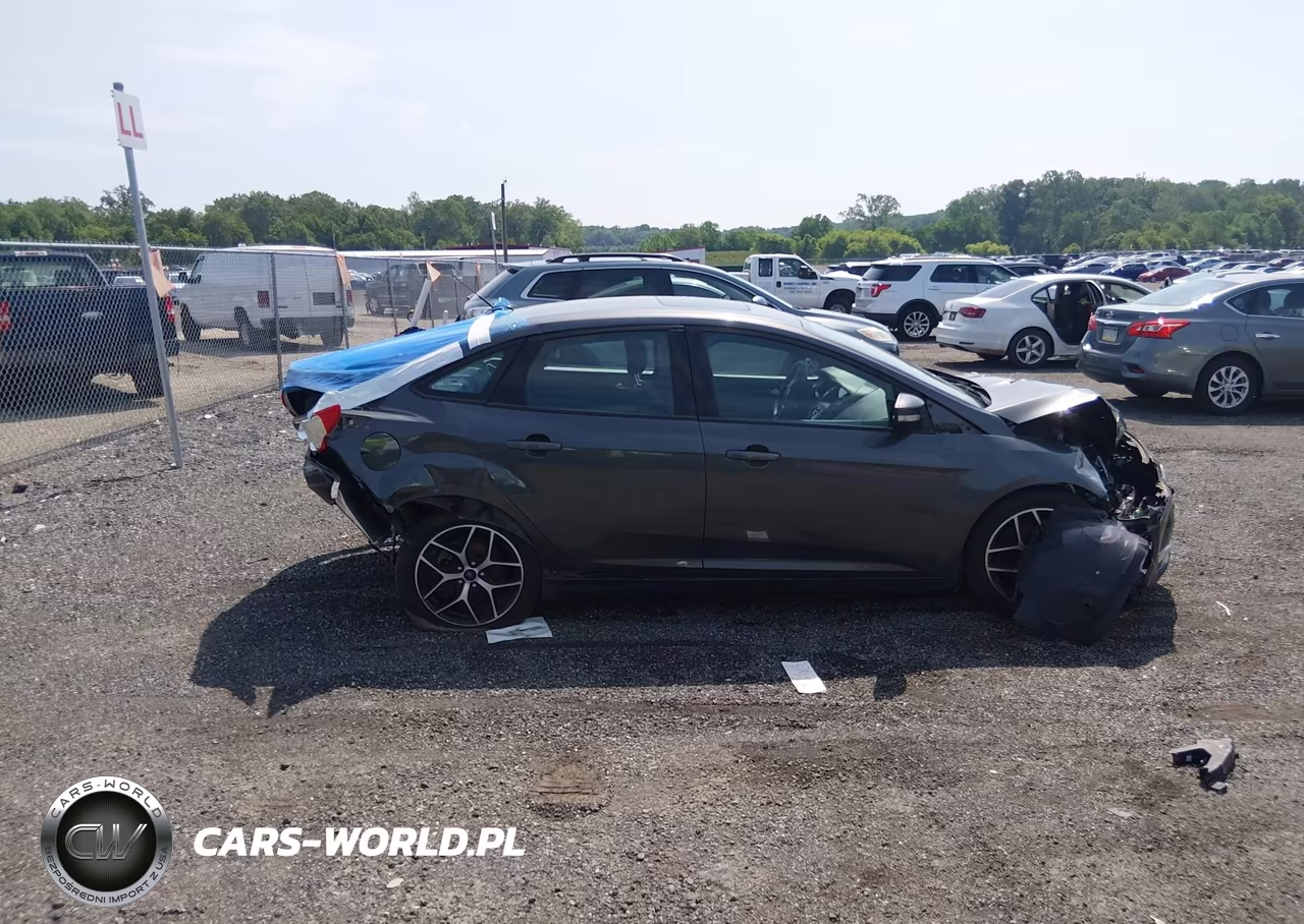 2017 Ford Focus Sel VIN:1FADP3H24HL262690 - 13