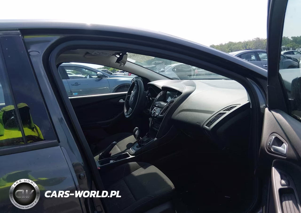 2017 Ford Focus Sel VIN:1FADP3H24HL262690 - 5