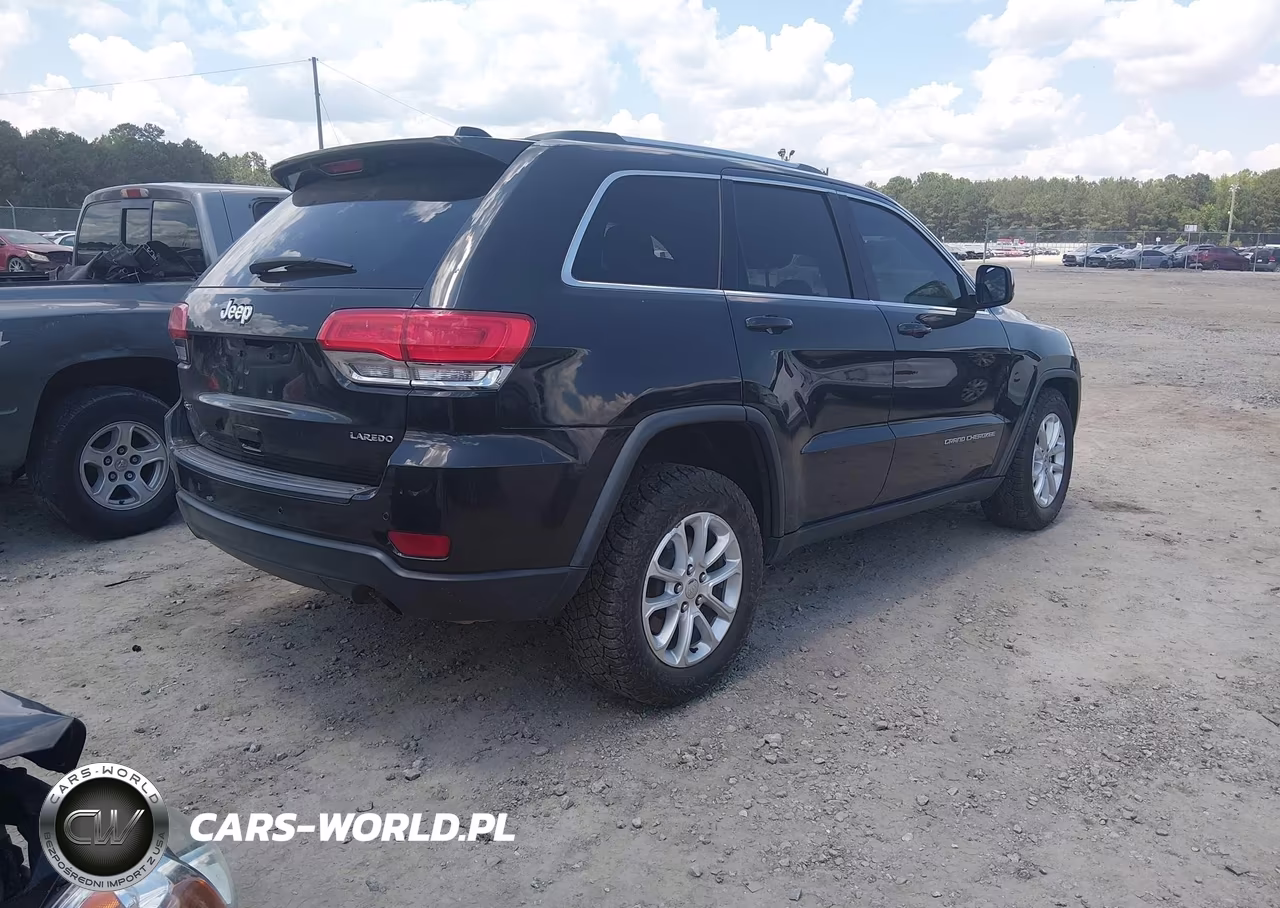 2016 Jeep Grand Cherokee Laredo VIN:1C4RJFAGXGC365507 - 4