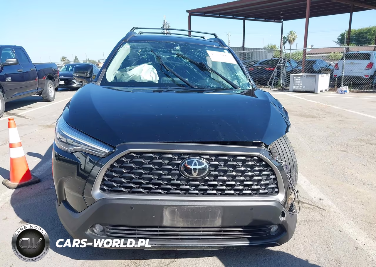 2023 Toyota Corolla Cross Xle VIN:7MUDAABG6PV062787 - 13